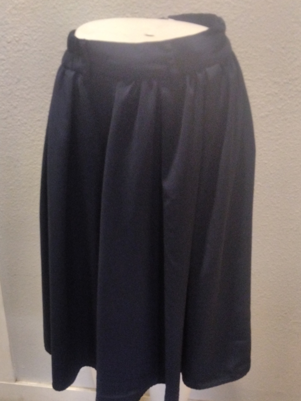 Classic Women's Navy Midi Skirt
